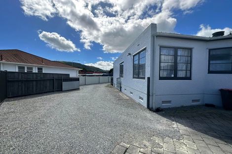 Photo of property in 22 Stokes Valley Road, Stokes Valley, Lower Hutt, 5019