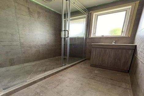 Photo of property in 77 Chilcott Road, Henderson, Auckland, 0612
