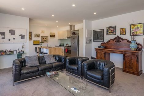 Photo of property in 77u2 Nevay Road, Miramar, Wellington, 6022