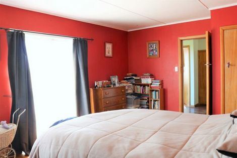 Photo of property in 90 Tiro Tiro Road, Levin, 5510