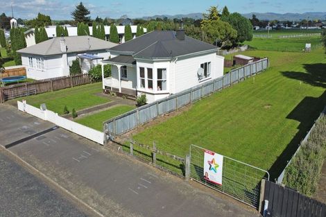 Photo of property in 15 Cole Street, Dannevirke, 4930