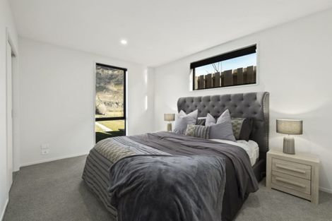 Photo of property in 22 Huxley Place, Lake Hayes, Queenstown, 9304