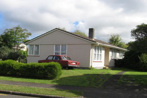 Photo of property in 6 Gwendoline Avenue, Te Atatu Peninsula, Auckland, 0610