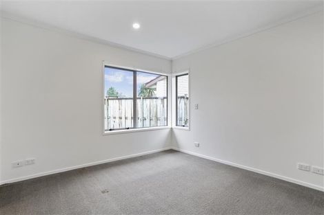 Photo of property in 14 Russett Grove, Henderson, Auckland, 0612