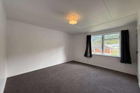 Photo of property in 9 Wainhouse Street, Stokes Valley, Lower Hutt, 5019
