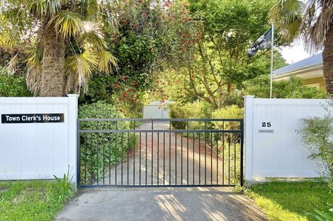 Photo of property in 25 Carruthers Street, Otane, 4202