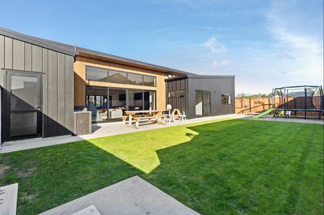 Photo of property in 7 Edenmore Terrace, Fitzherbert, Palmerston North, 4410