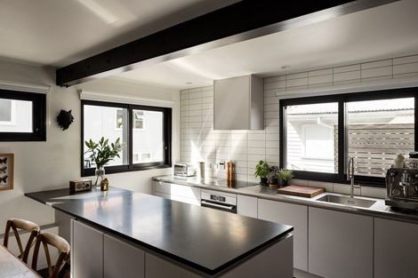 Photo of property in 1 Port Street, Mount Victoria, Wellington, 6011