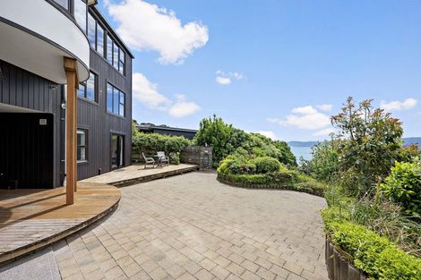 Photo of property in 38 Napier Street, Karaka Bays, Wellington, 6022