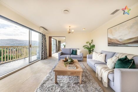 Photo of property in 10 Summit Road, Fairfield, Lower Hutt, 5011