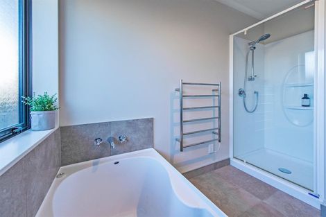 Photo of property in 18 Coolspring Way, Redwood, Christchurch, 8051