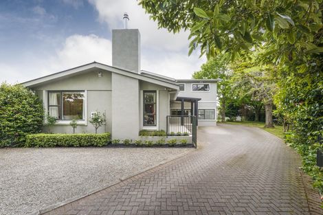 Photo of property in 12 Innes Place, Roslyn, Palmerston North, 4414
