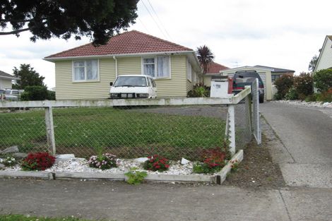 Photo of property in 24 Farnborough Crescent, Mangere, Auckland, 2022
