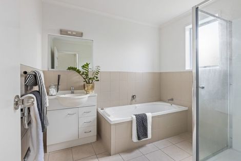 Photo of property in 15 Halyard Place, Te Atatu Peninsula, Auckland, 0610