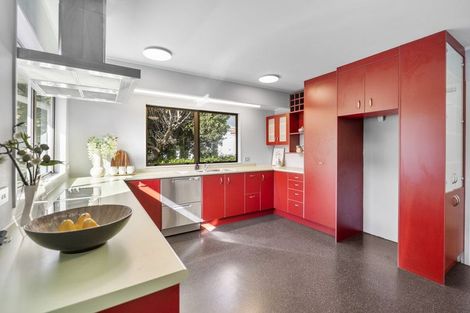 Photo of property in 2/5 Hanlon Crescent, Narrow Neck, Auckland, 0624