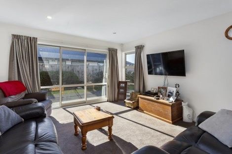 Photo of property in 40 Huntingdon Drive, Rangiora, 7400