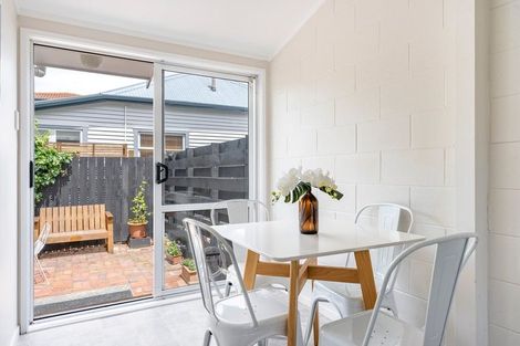 Photo of property in 2/6 Richmond Street, Petone, Lower Hutt, 5012