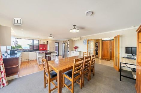 Photo of property in 21 Poto Road, Normandale, Lower Hutt, 5010