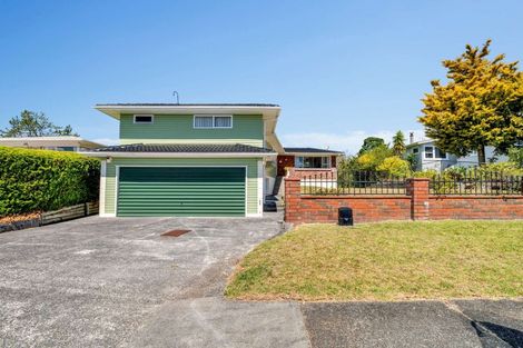 Photo of property in 53 Hartley Terrace, Massey, Auckland, 0614