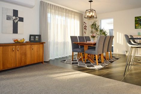 Photo of property in 13 Papa Orchard Drive, Kumeu, 0810