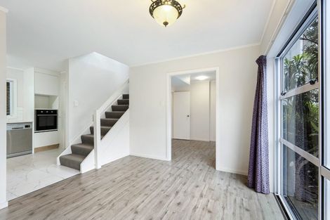 Photo of property in 2/5 Stanley Avenue, Milford, Auckland, 0620