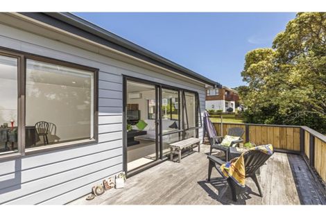 Photo of property in 13a Red Beach Road, Red Beach, 0932