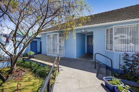 Photo of property in 80 Fulford Street, New Plymouth, 4310