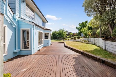 Photo of property in 24 Saunders Close, Whitby, Porirua, 5024