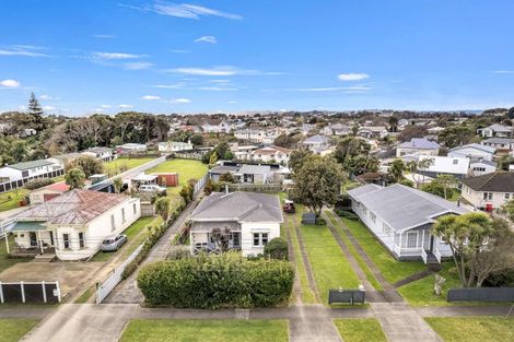 Photo of property in 16 Bignell Street, Gonville, Whanganui, 4501