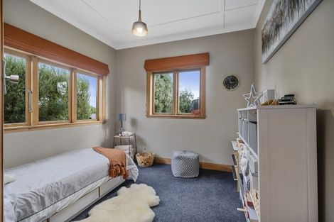 Photo of property in 20 Perrin Place, Kelvin Grove, Palmerston North, 4414