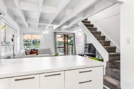 Photo of property in 1/29 Kemp Road, Massey, Auckland, 0614