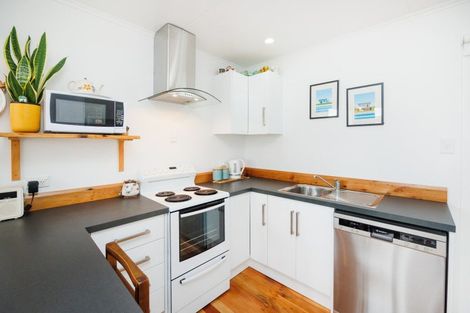 Photo of property in 10 Kent Terrace, Foxton Beach, Foxton, 4815