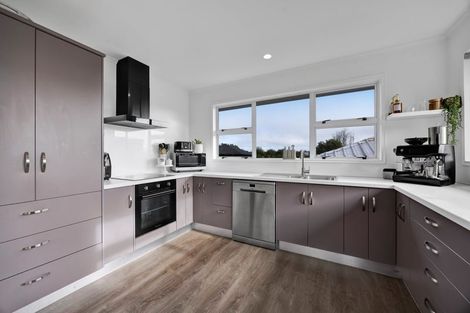 Photo of property in 289 High Street, Eltham, 4322