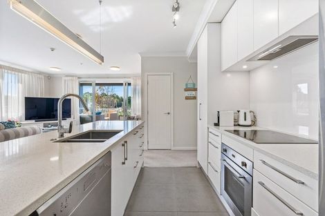 Photo of property in 58 Rewa Rewa Lane, Orewa, 0931