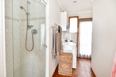 Photo of property in 15 North Crescent, Kaukapakapa, 0873