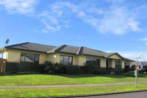 Photo of property in 1 Newry Close, East Tamaki Heights, Auckland, 2016