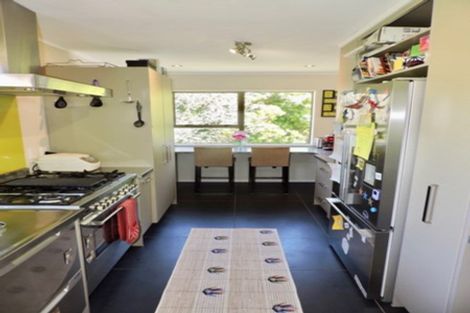 Photo of property in 86 Larsen Crescent, Tawa, Wellington, 5028