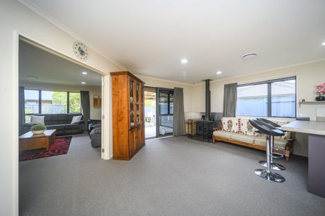 Photo of property in 53 Geneva Terrace, Kelvin Grove, Palmerston North, 4414