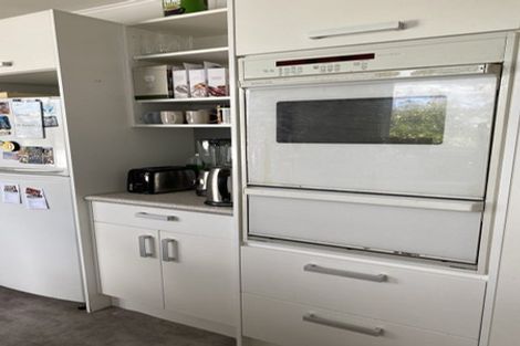 Photo of property in 6 Moehau Grove, Trentham, Upper Hutt, 5018