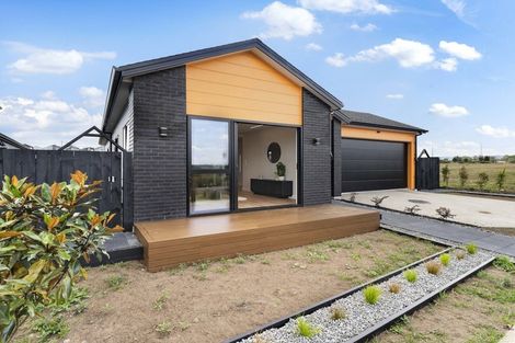 Photo of property in 51 Emerald Avenue, Rosehill, 2113