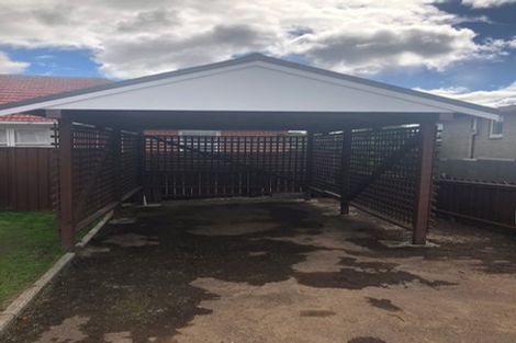 Photo of property in 28a Renata Crescent, Te Atatu Peninsula, Auckland, 0610