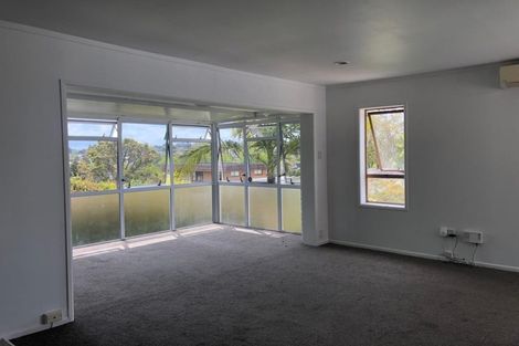 Photo of property in 7 Maroubra Place, Botany Downs, Auckland, 2010