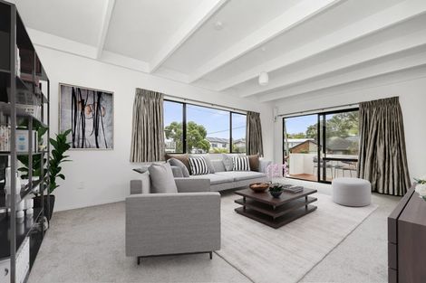 Photo of property in 2/41 Merriefield Avenue, Forrest Hill, Auckland, 0620