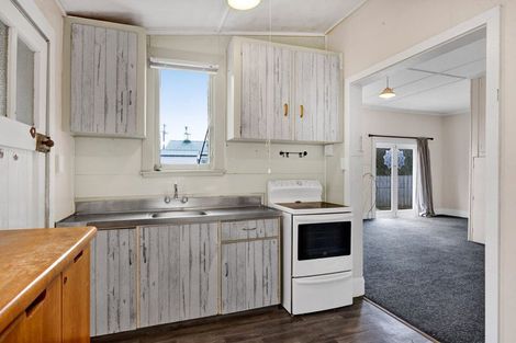 Photo of property in 604 Haowhenua Place, Hawera, 4674