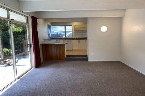 Photo of property in 15 Memorial Avenue, Ilam, Christchurch, 8053