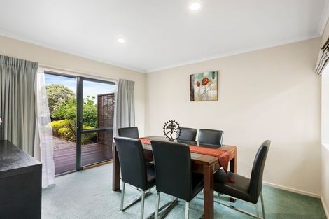 Photo of property in 320 Hill Road, The Gardens, Auckland, 2105