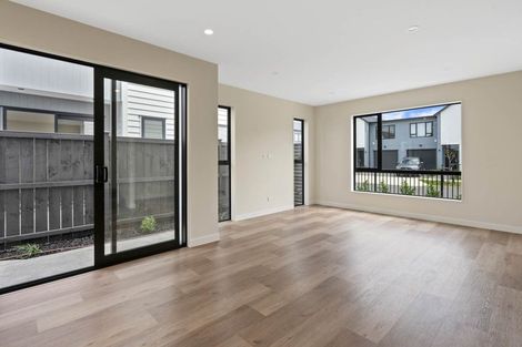 Photo of property in 12 Babos Avenue, Kumeu, 0810