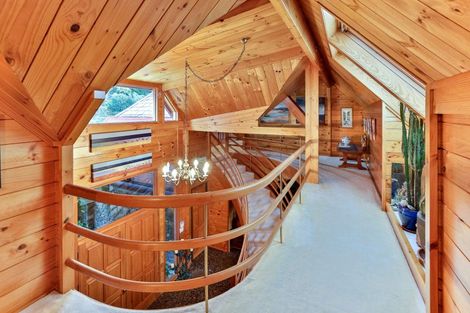 Photo of property in 20 Tupara Crescent, Kawaha Point, Rotorua, 3010