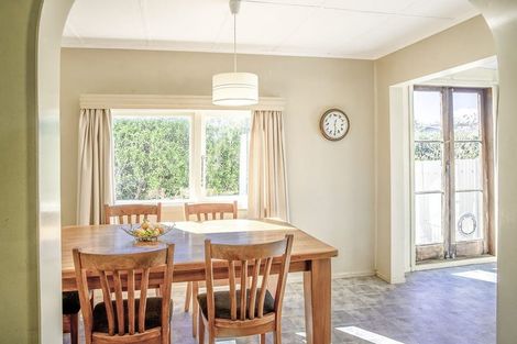 Photo of property in 24 Bennett Street, Waipawa, 4210