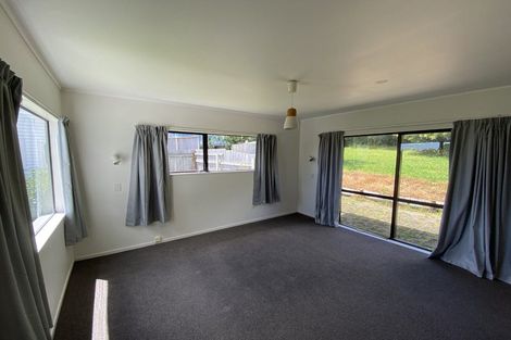 Photo of property in 13 Holiday Road, Stanmore Bay, Whangaparaoa, 0932